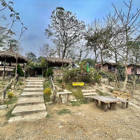 Bamby Chilling House - Feel The Nature Sauraha Exterior foto