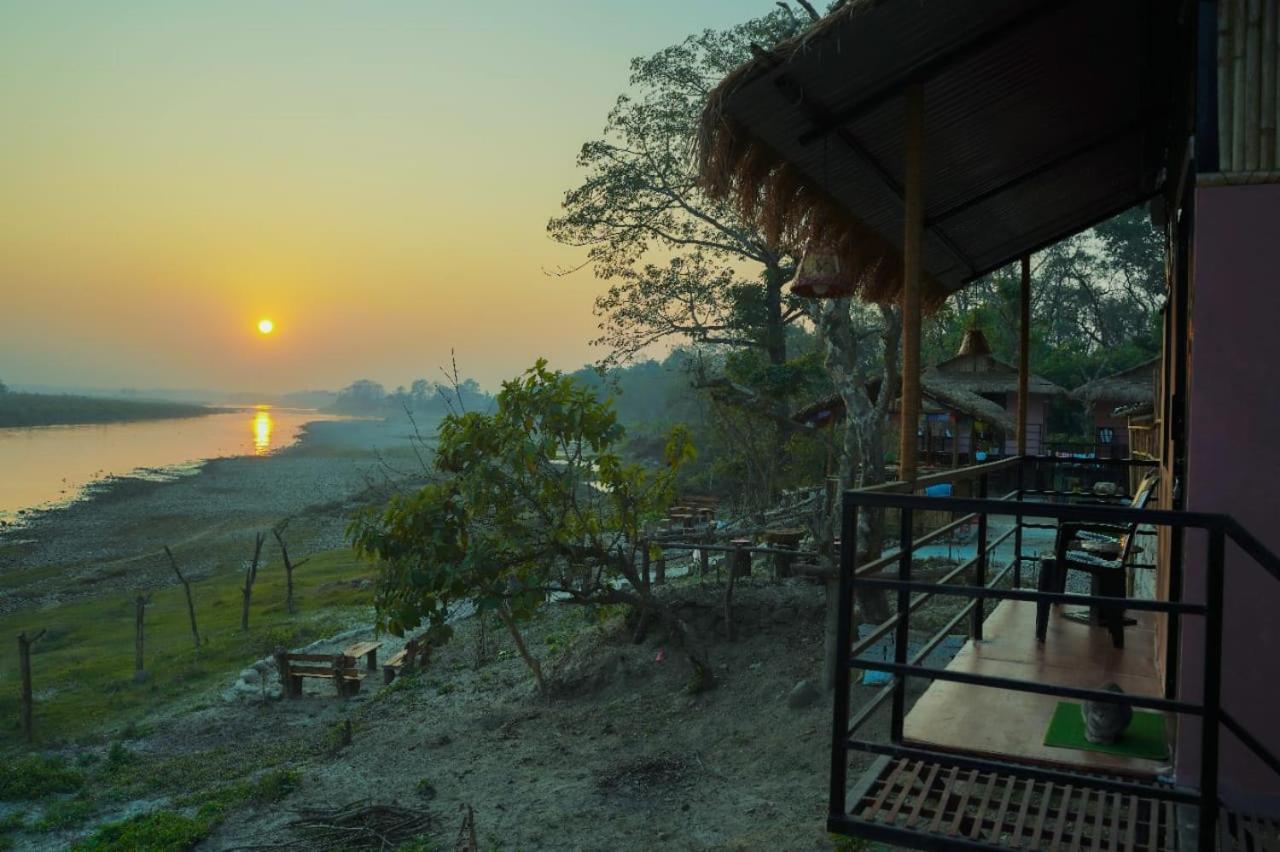 Bamby Chilling House - Feel The Nature Sauraha Exterior foto