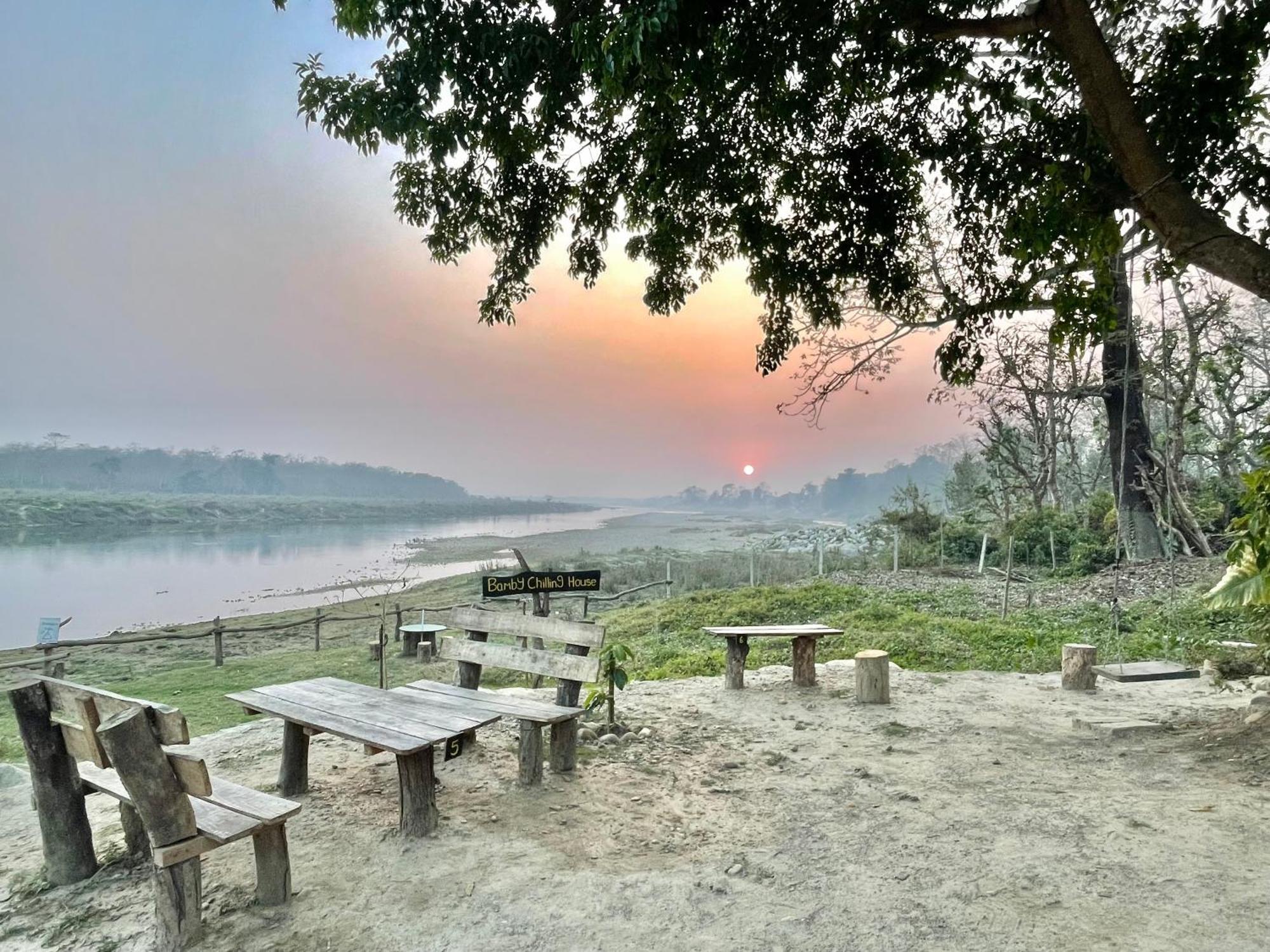 Bamby Chilling House - Feel The Nature Sauraha Exterior foto